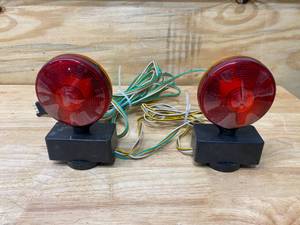 lot 101 image: Trailer Lights