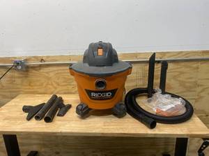 lot 61 image: RIDGID 9 Gal. 4.25-Peak HP NXT WetDry Shop Vacuum with Filter, Hose and Accessories