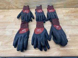 lot 78 image: MILWAUKEE Lot of 6 Pairs of- XX-Large Red Latex Level 3 Cut Resistant Insulated Winter Dipped Work Gloves