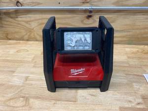 lot 82 image: MILWAUKEE M18 18V Lithium-Ion ROVER 3000-Lumen LED High Performance Floodlight (Tool Only)