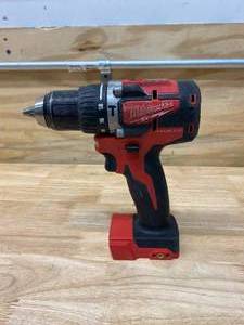 lot 17 image: MILWAUKEE M18 12 in Hammer DrillDriver (Tool Only)