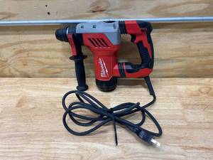 lot 20 image: MILWAUKEE 1-18 in. SDS-Plus Rotary Hammer