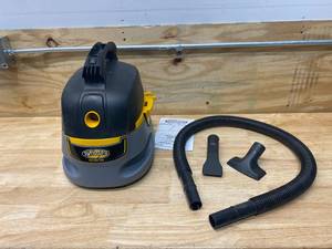 lot 34 image: STINGER 2.5 Gal. 1.75-Peak HP Compact WetDry Shop Vacuum with Filter Bag, Hose and Accessories