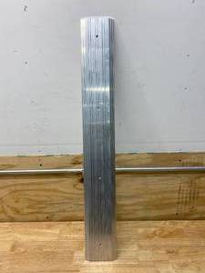 lot 103 image: Aluminum Threshold