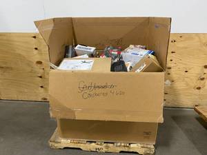 lot 90 image: Large Gaylord Filled with Customer Returns