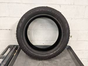 lot 135 image: Single Tire - 2015 Pirelli Scorpion STR P24550R20