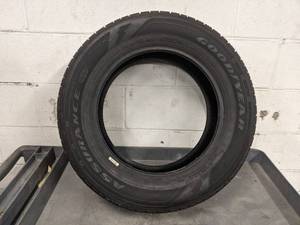 lot 137 image: Unused Single Tire - 2014 Goodyear Assurance Fuel Max 22560R16