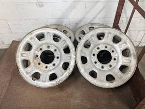 lot 141 image: Set of 4 Steel Rims - GM 18 x 8 8x170mm