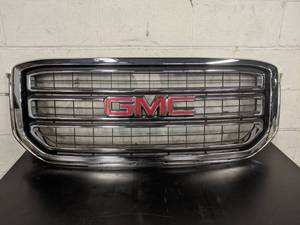 lot 149 image: 2015-2020 GMC Yukon Takeoff Grill - Part No. 84722258