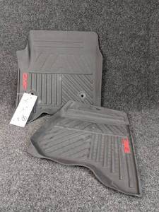 lot 695 image: 2017-2019 GMC Sierra 1500-3500 Genuine GM Rubber Floor Mats - Part No. 22858626