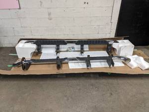 lot 126 image: 2014-2019 Chevrolet  GMC 1500-3500 Round Tube Chrome Running Boards - Crew Cab - Part No. 22912948 and Part No. 22912947 - These are Takeoffs