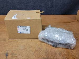 lot 479 image: NOS - Genuine GM Power Tailgate Module - Part No. 84652297 - Fits 2019 to 2021 GM Trucks