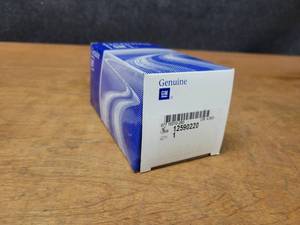 lot 559 image: Genuine GM Transfer Case Module - Part No. 12590220