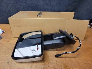 lot 585 image: USED - GM 2015 to 2016 GM 1500 Trucks Mirror Assembly - Part No. 23241616