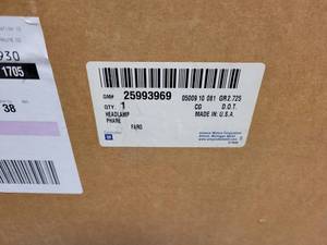lot 607 image: NOS - Genuine GM Headlamp Assembly - Fits 2009 to 2012 Buick Enclave, Chevrolet Traverse and GMC Acadia - Part No. 25993969
