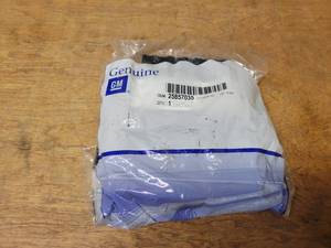 lot 617 image: NOS - Genuine GM Module - Part No. 25857035