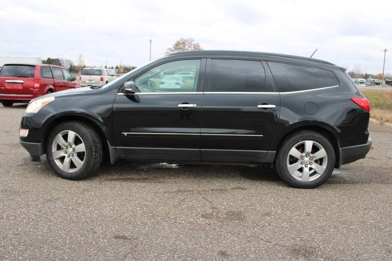 2009 Chevrolet Traverse LTZ - AWD - LOADED