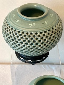 lot 8 image: Two Asian Inspired Vases w Stands