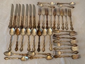 lot 110 image: International Silver Plate Flatware