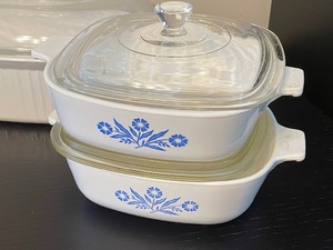 lot 61 image: Corning Ware