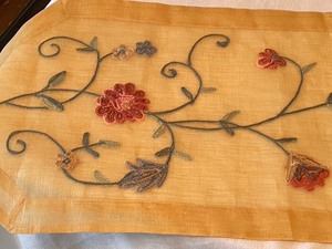 lot 62 image: Nate Berkus Glass Platter and Beautiful Table Runner