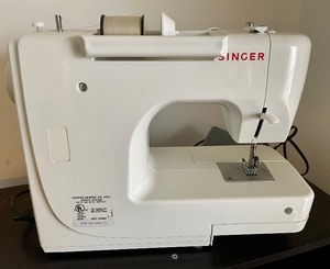 lot 200 image: Singer Prelude Sewing Machine