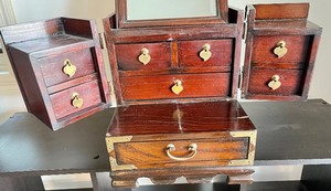 lot 134 image: Fancy Jewelry Box