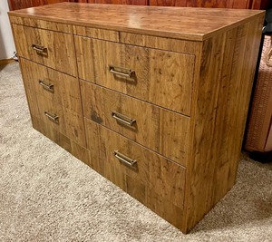 lot 156 image: 6 Drawer Dresser