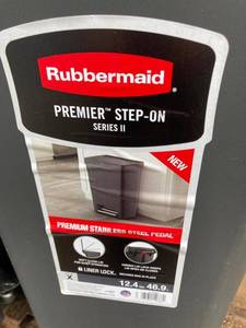 Rubbermaid Step On Cans