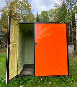lot 54 image: 6 X 6 ALUMINUM FISH HOUSE