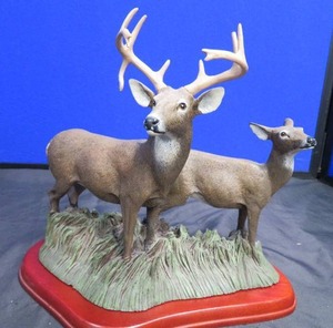 lot 7 image: WHITE-TAILED DEER SCULPTURE COLLECTION BY BOB TRAVERS