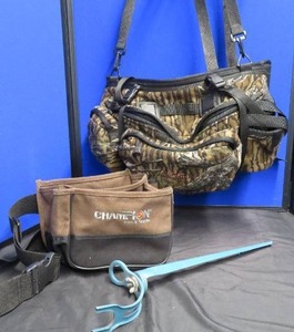 lot 51 image: CABELAS WAIST BELT  CHAMPION TRAPS AND TARGETS BAG
