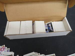 lot 88 image: 1990 UPPER DECKER BASEBALL CARDS
