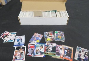 lot 91 image: BASEBALL,FOOTBALL, HOCKEY CARDS