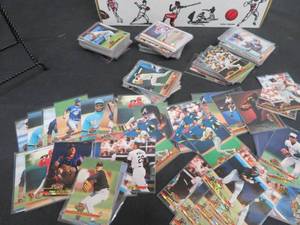 lot 101 image: BOX OF 19921993 BASEBALL CARDS TITLED MONEY CARDS