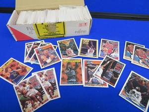 lot 112 image: BIG NAME AWESOME LOT OF MISC BASKETBALL CARDS.