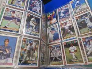 lot 126 image: LARGE FULL ALBUM OF 1990-1992 BASEBALL CARDS