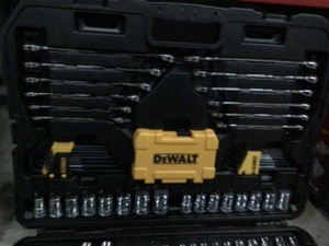 DEWALT 14 in., 38 in. and � in. Drive Polished Chrome Mechanics Tool Set (168-Piece)
