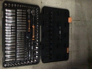 GEARWRENCH 14 in. and 38 in. Drive 6-Point Standard & Deep SAEMetric 90-Tooth Ratchet and Socket Mechanics Tool Set (106-Piece)