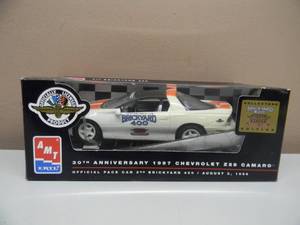 lot 18 image: 125 SCALE AMT ERTL PLASTIC PROMO 1997 CHEVROLET Z28 OFFICIAL PACE CAR BRICKYARD 400 - IN BOX - NICE - VERY COOL PIECE - SEE PICTURES