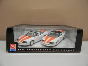 lot 20 image: 125 SCALE AMT ERTL PLASTIC PROMO 30TH ANNIVERSARY Z28 CHEVROLET CAMARO - IN BOX - NICE - VERY COOL PIECE - SEE PICTURES
