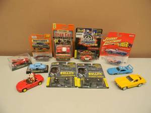 lot 35 image: COLLECTION OF COLLECTIBLE - MOSTLY NEW IN BOX  - GREAT COLLECTION - SEE PICTURES