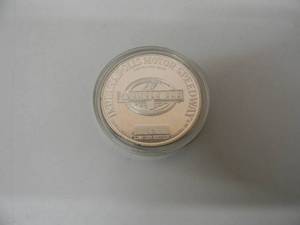 lot 42 image: INDIANAPOLIS MOTOR SPEEDWAY 1 TROY OUNCE .999 PURE SILVER COLLECTOR COIN - LIMITED EDITION US GRAND PRIX FORMULA ONE - FANTASTIC PIECE - SEE PICTURES