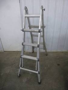 lot 20 image: Aluminum Multi Purpose Adjustable Ladder