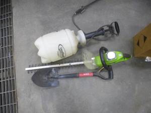 lot 31 image: Garden Tools & Sprayer