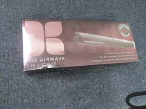 lot 30 image: Kim Kimble AirWave 3-in-1 Styler op...