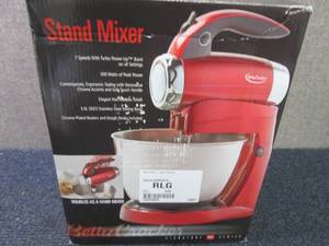 lot 36 image: Betty Crocker 7-Speed Stand Mixer -...