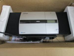 lot 41 image: Jensen Wall Mountable Bluetooth Mus...