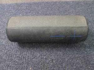 lot 53 image: Ultimate Ears Blue Tooth Speaker - ...
