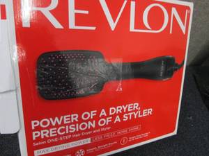 lot 72 image: Revlon 2in1 Dryer Styler open box, ...